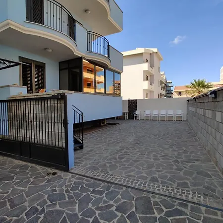 La Perla Di Ponente Apartman *